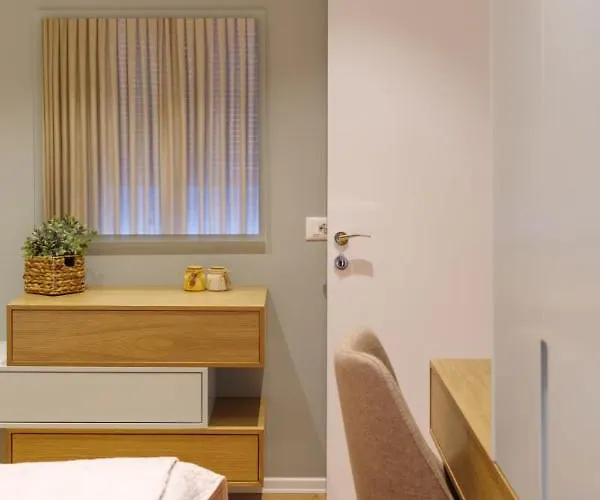 Διαμέρισμα Luxury In *